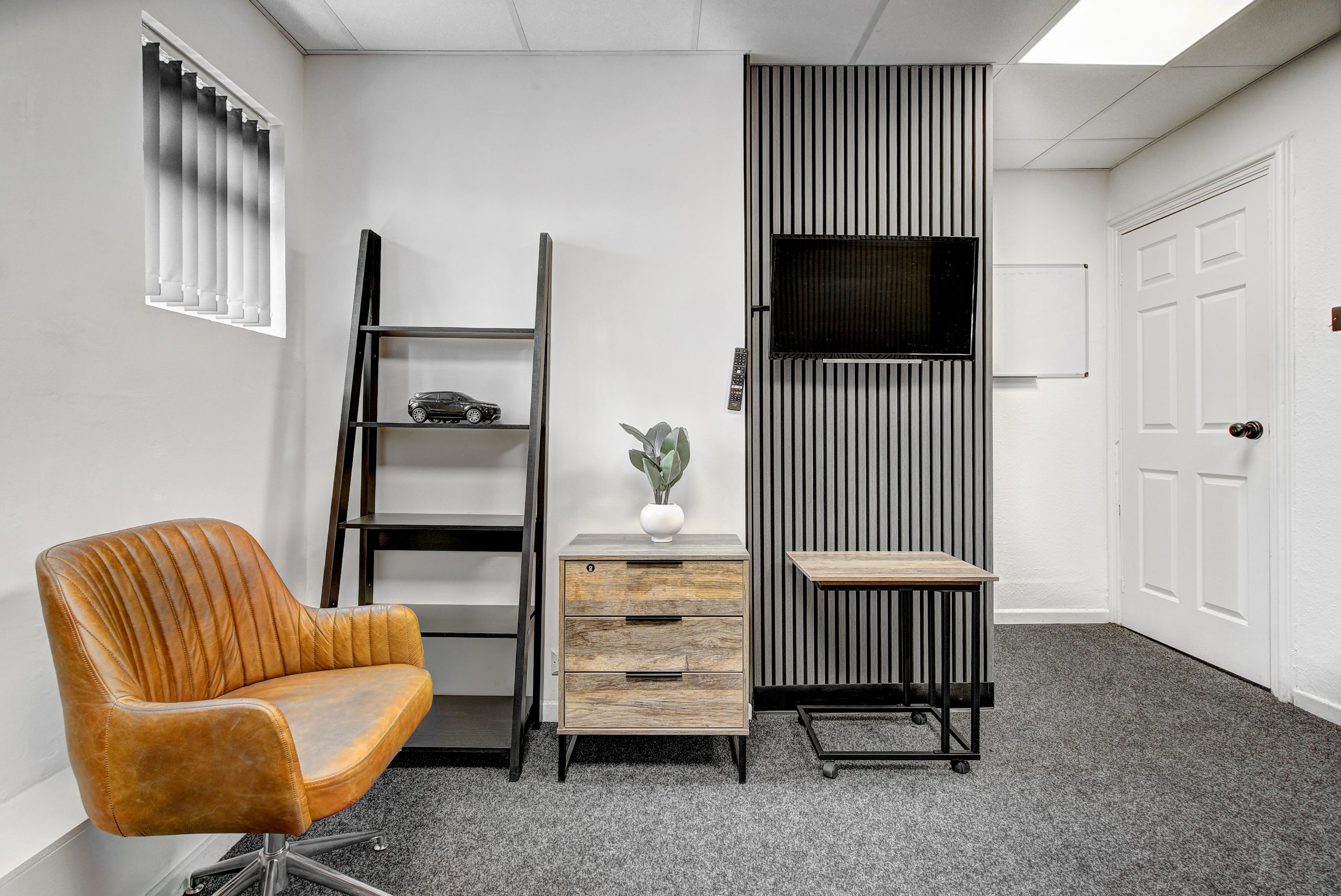 bridgeman business hub bridgeman terrace wigan WN1 1TT-92